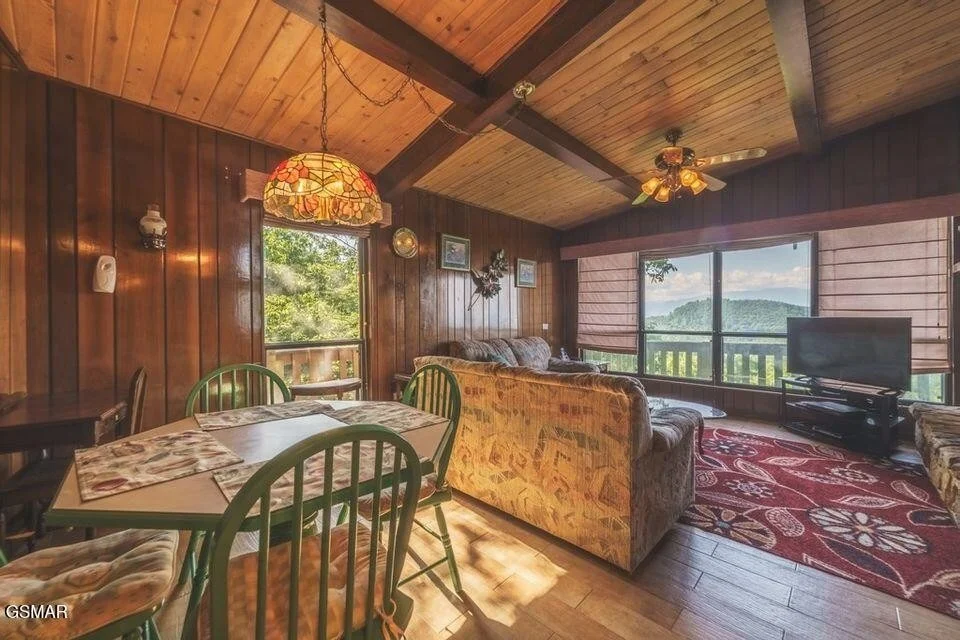 Photo of 1020 Clingmans View