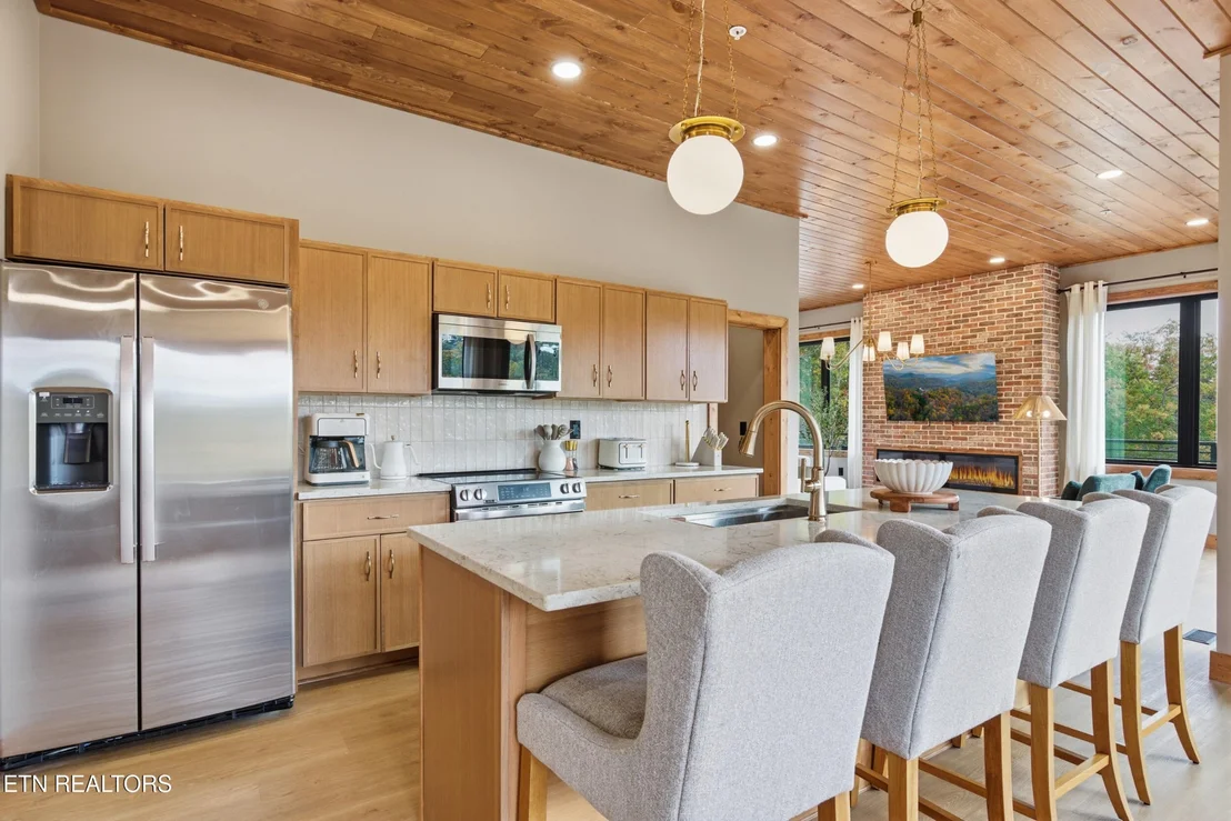 Photo of 1540 Bear Valley Rd