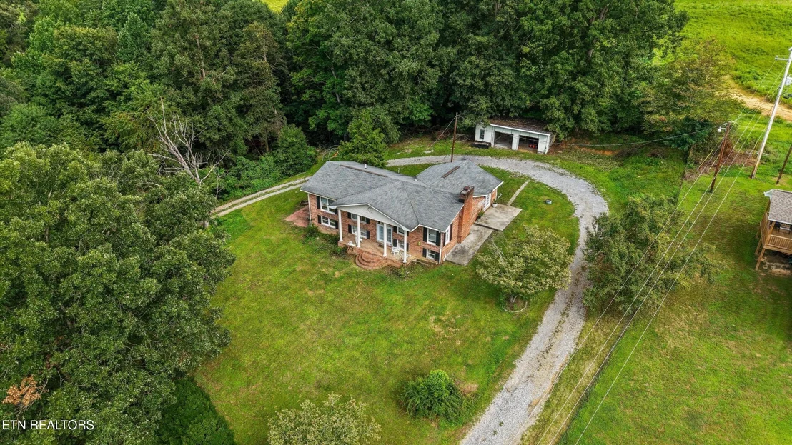 Photo of 1696 Clouds Rd