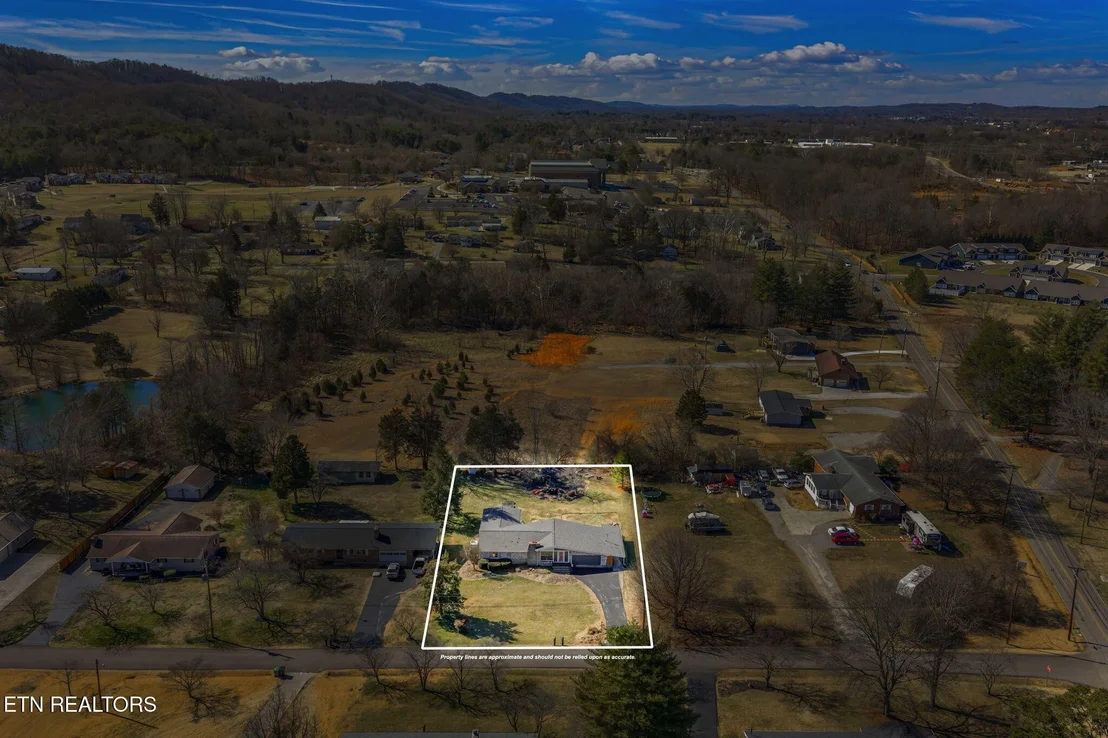 Photo of 7237 Oakmeade Rd