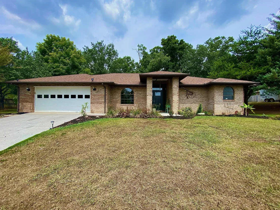 Photo of 547 Emerald Ave