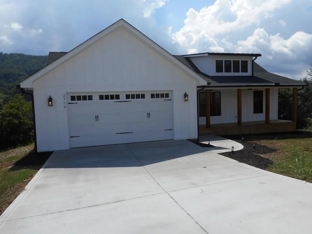 Photo of 2779 Maplescrest Lane