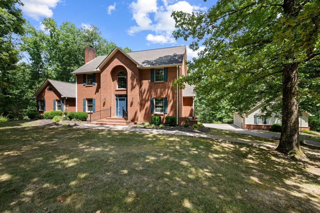 Photo of 570 Gregson Pl