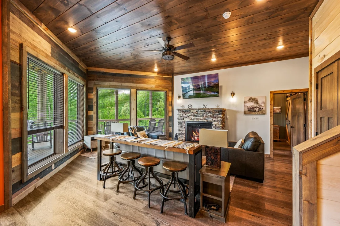Photo of 1237 Hemlock Drive