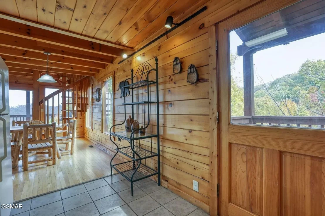 Photo of 2131 Windy Lane