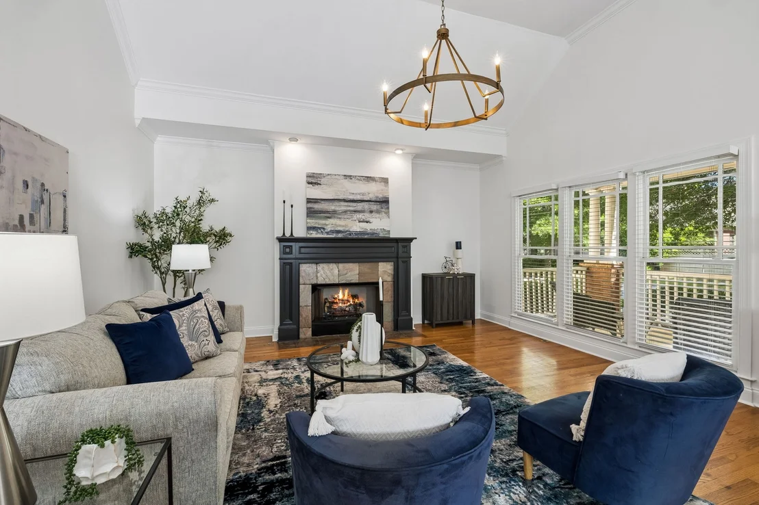 Photo of 126 Jasper Ave