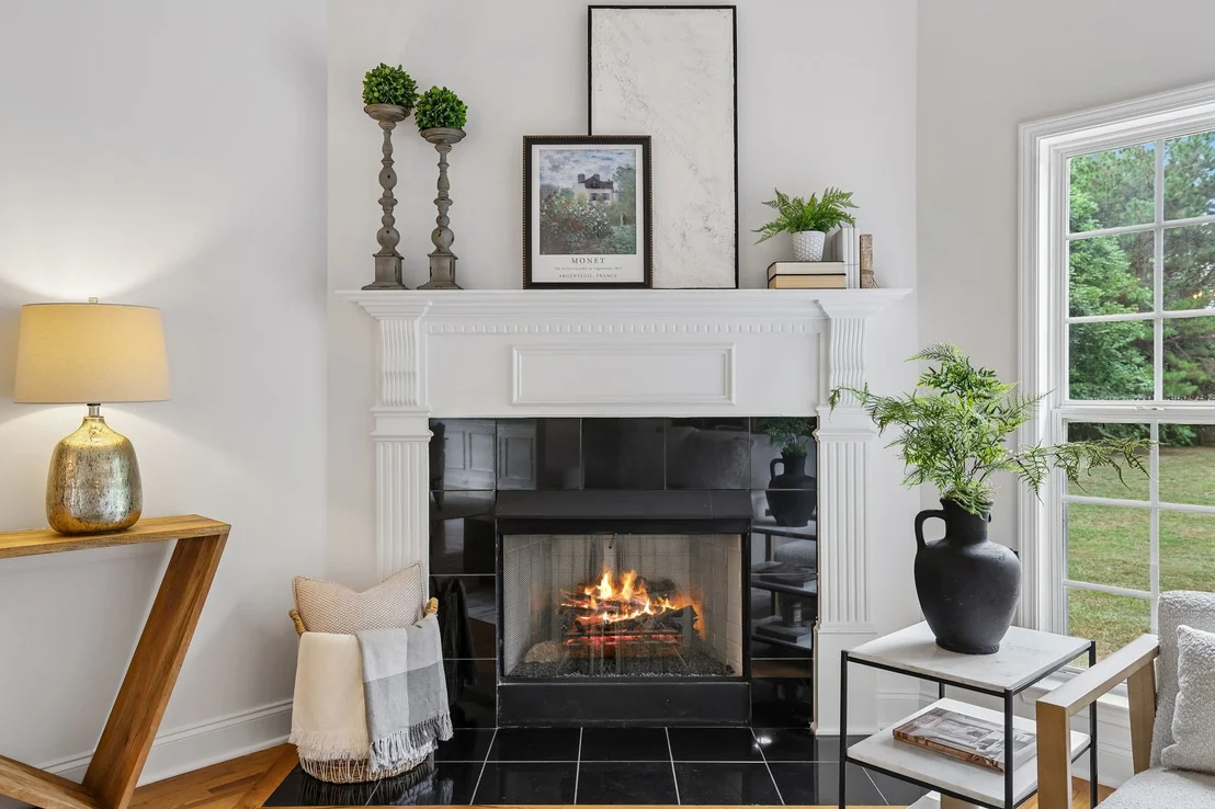 Photo of 1209 Paramount Dr