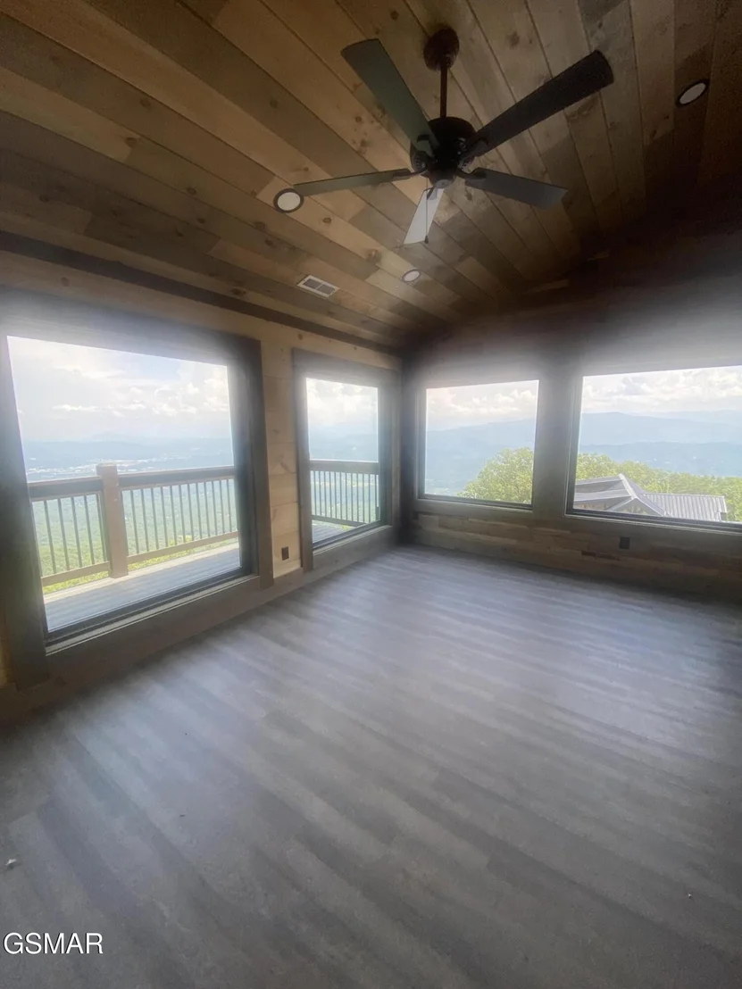 Photo of 2129 Ross Way