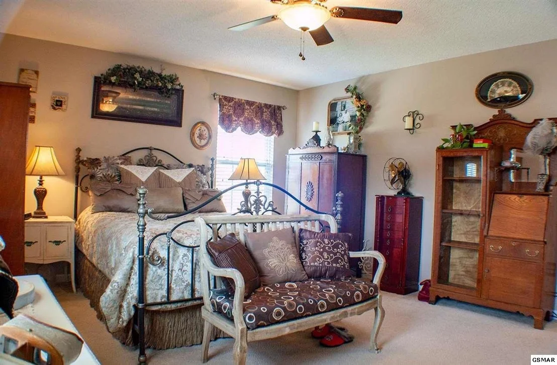 Photo of 807 WINDSTONE Drive