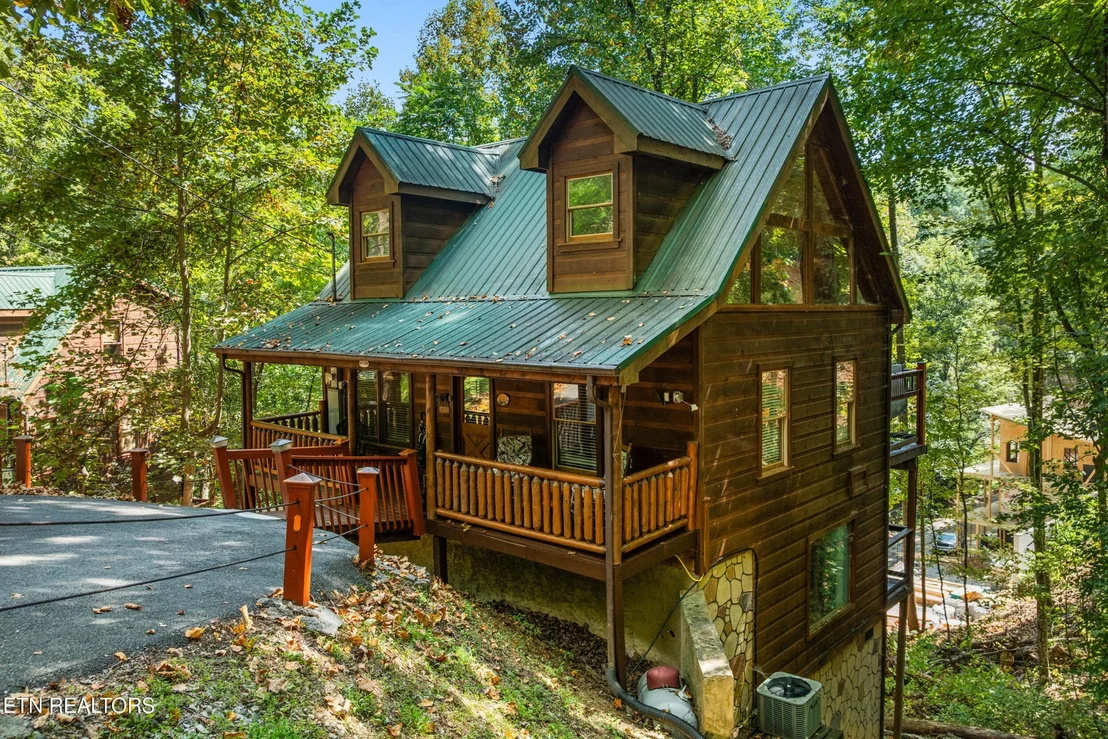 Photo of 2404 Balsam Circle