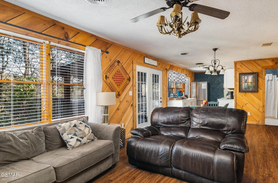 Photo of 2834 Longvale Lane