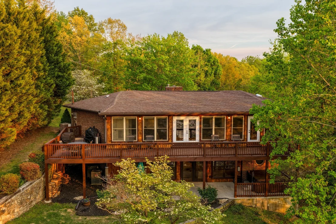 Photo of 979 Clift Cave Road