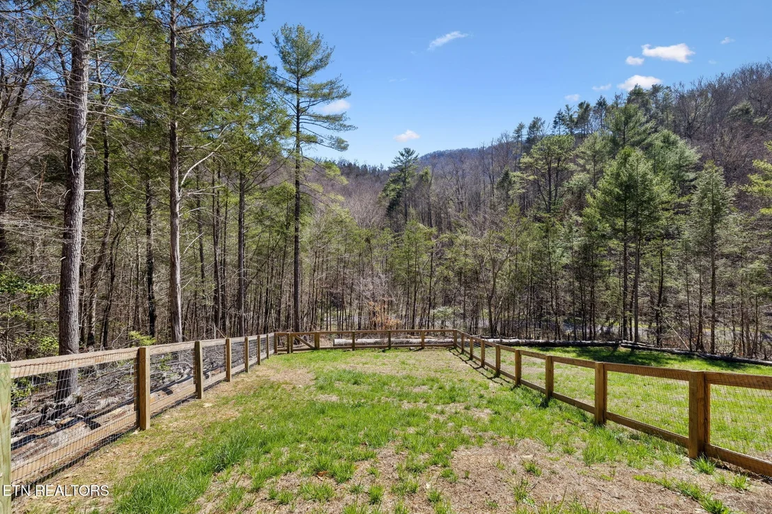 Photo of 330 Rainbow Circle