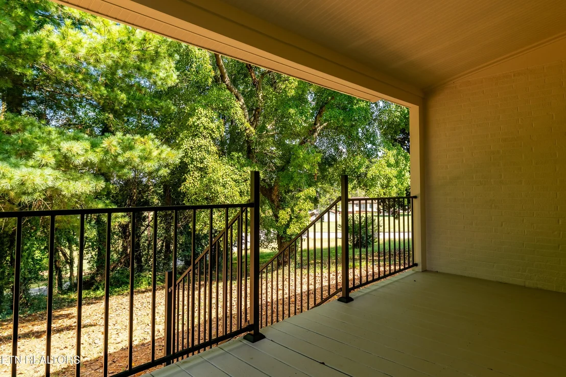 Photo of 700 Lakeview Drive