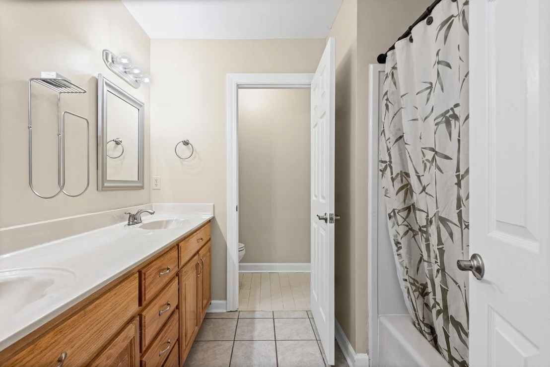 Photo of 371 BRIERHEDGE RD