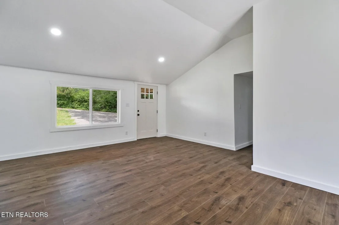 Photo of 1095 Franklin Rd