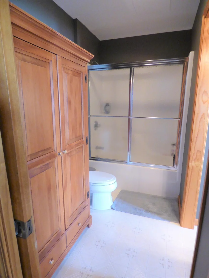 Photo of 950 Holtsinger Drive