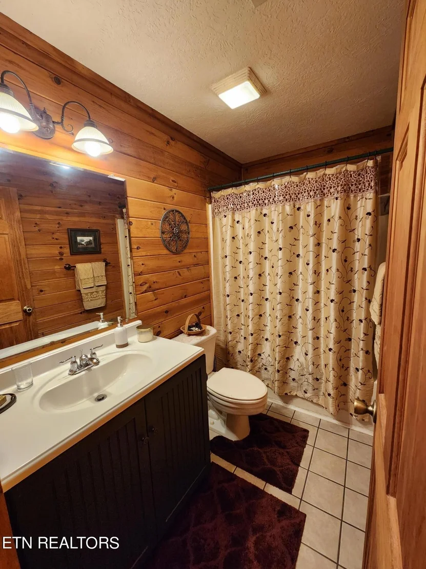 Photo of 417 Lawson Rd