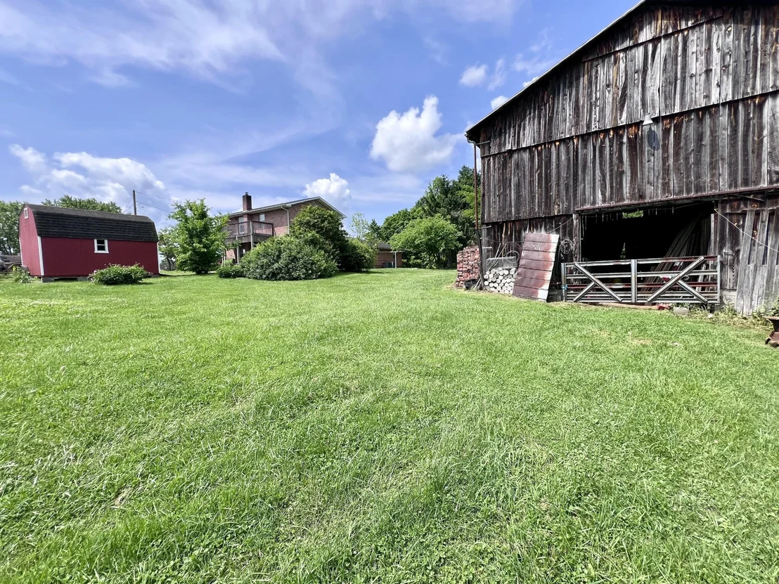 Photo of 1689 Ridge Road