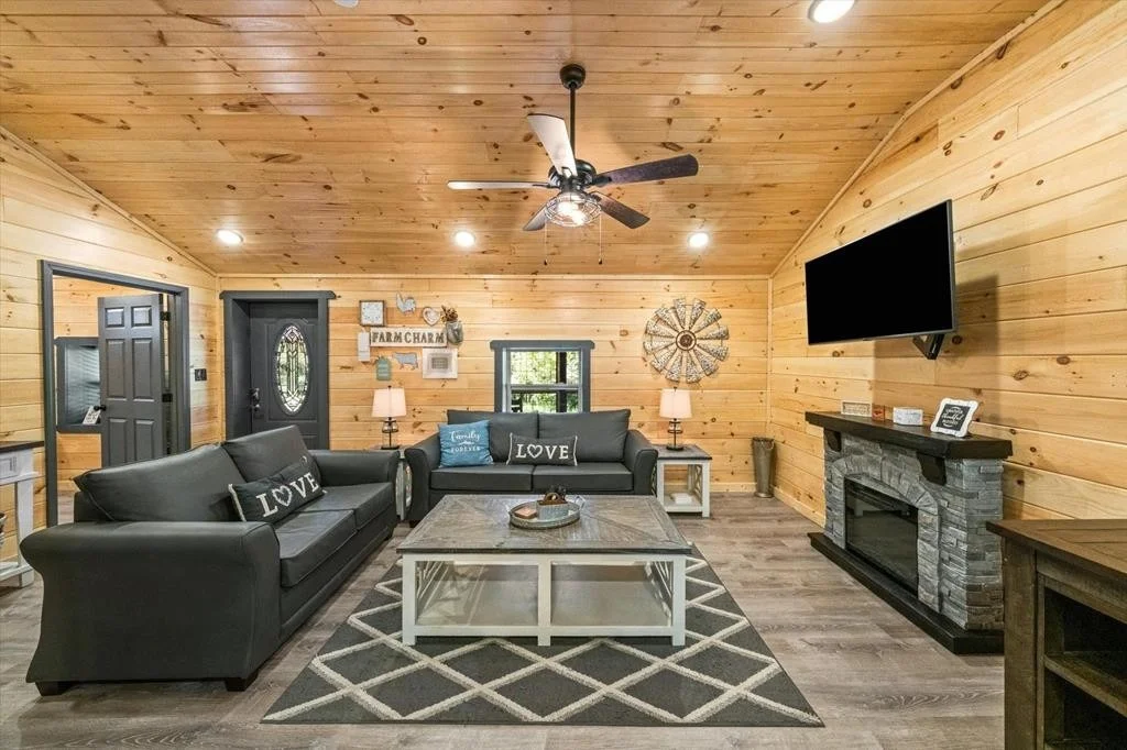 Photo of 901 Sharp Hollow Road