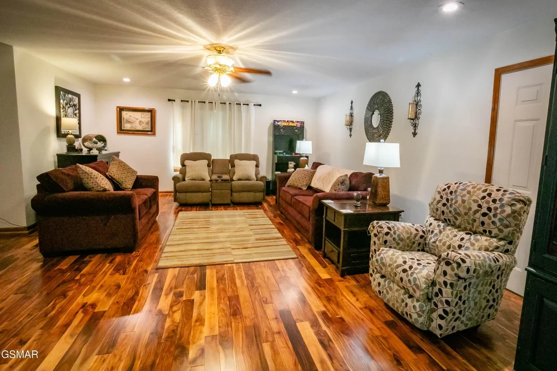 Photo of 3450 Valley View Road