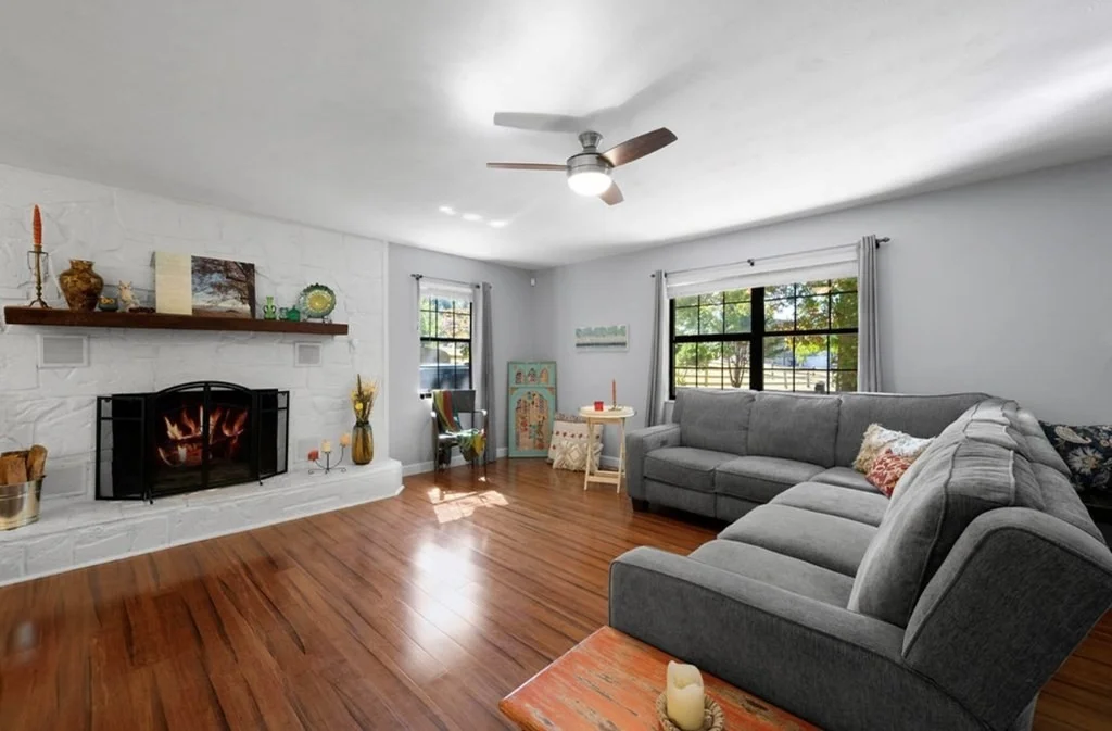 Photo of 3719 Thayer Lane