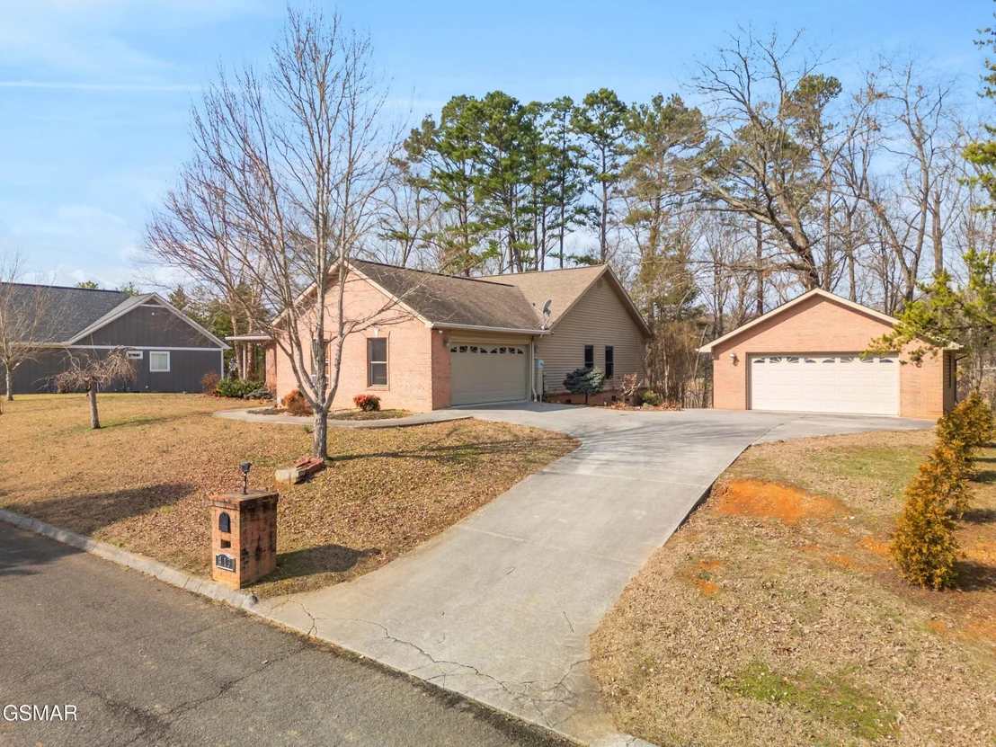 Photo of 413 Glenns Lea
