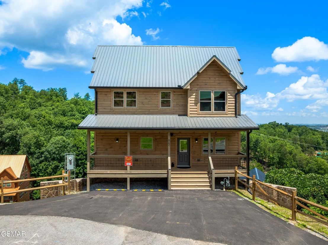 Photo of 812 Peak Lp Way