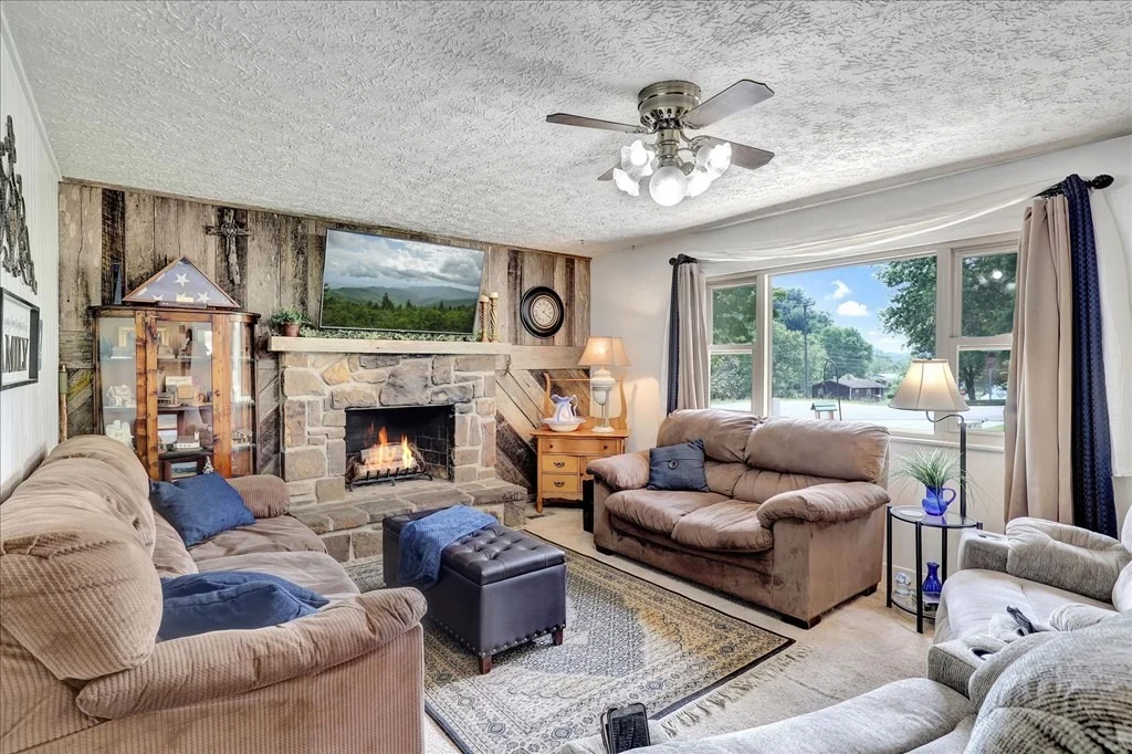 Photo of 1404 Emily Drive