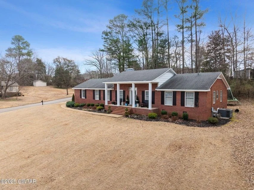 Photo of 607 Colonial Dr