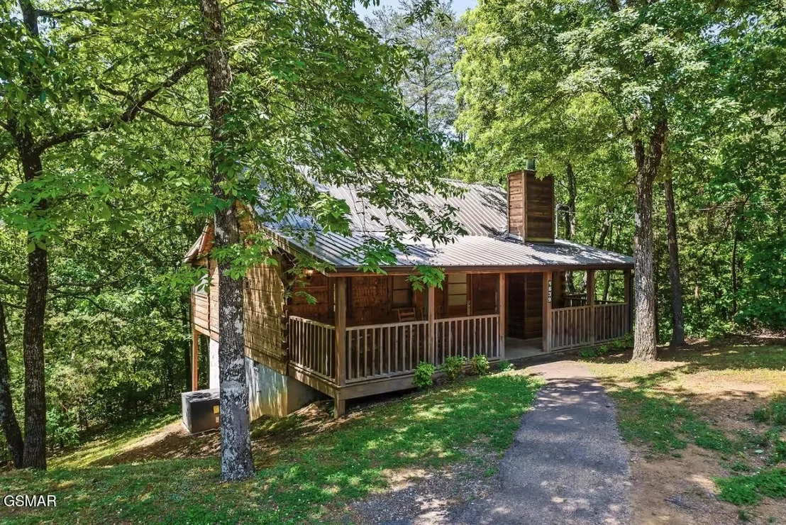 Photo of 1639 Ridgecrest Drive
