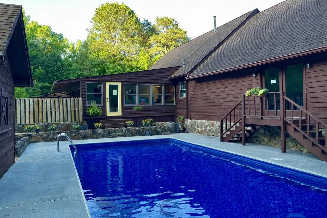 Photo of 446 Jamestown Road
