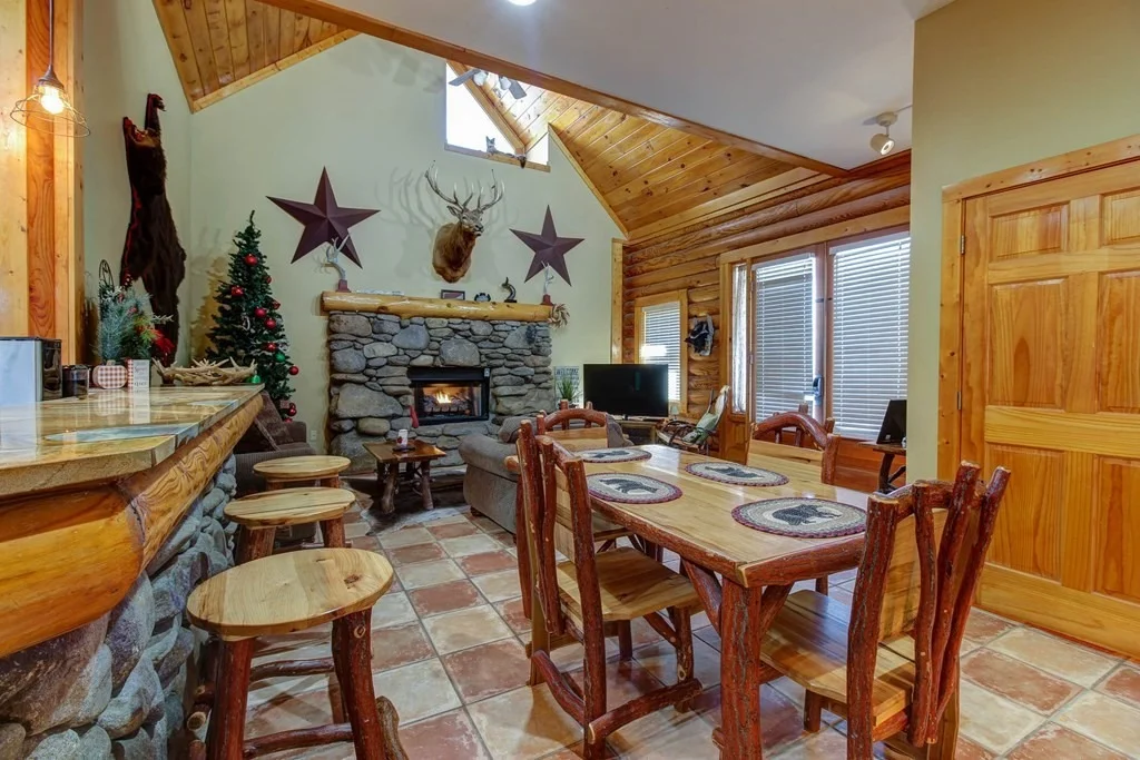 Photo of 305 Big Bear Way
