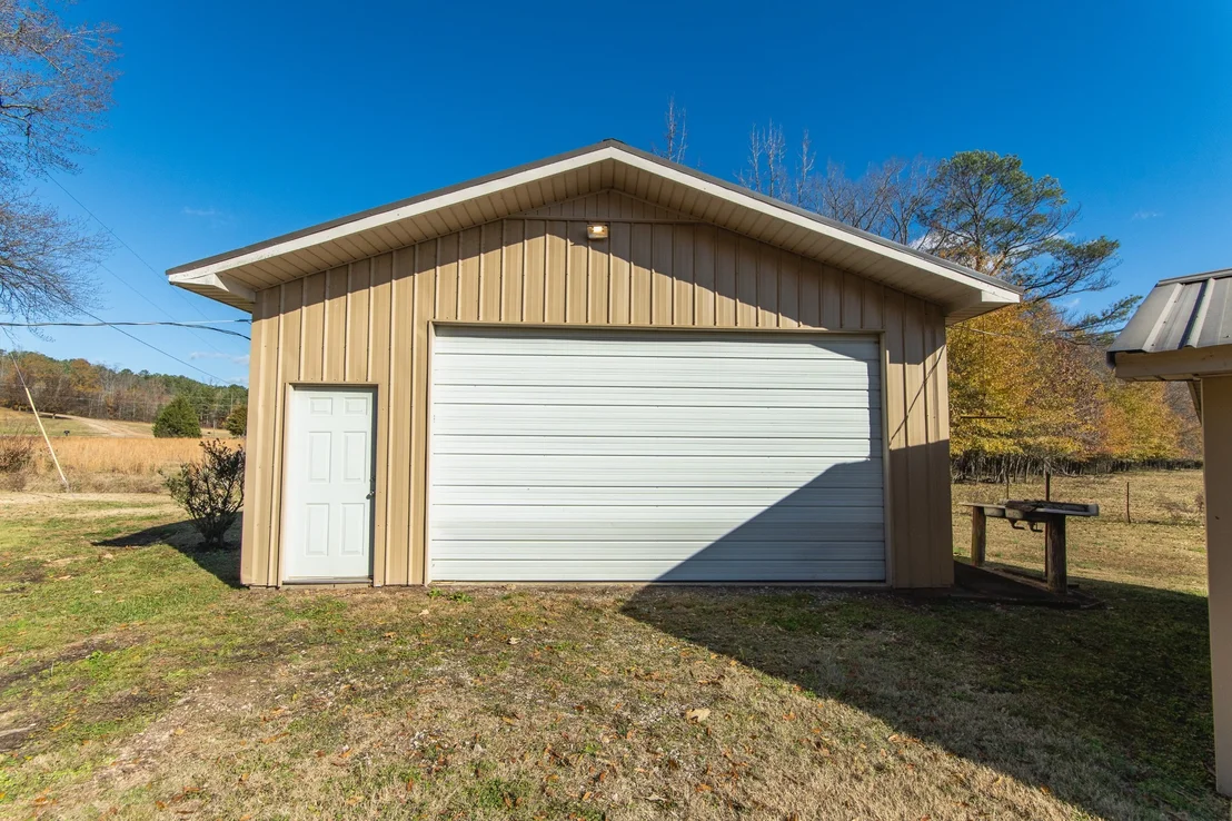 Photo of 605 Robinson Rd