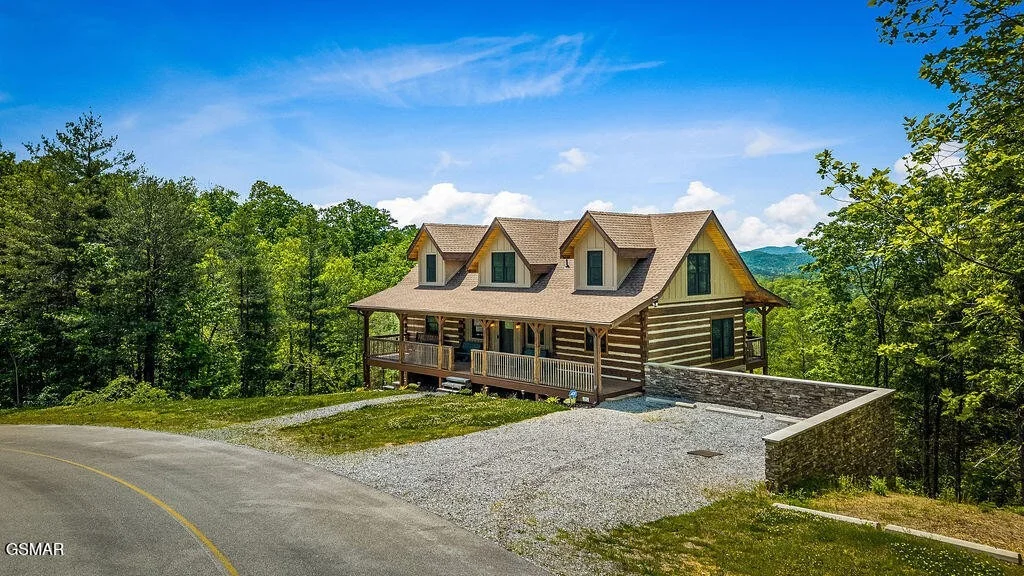 Photo of 335 Hawken Drive
