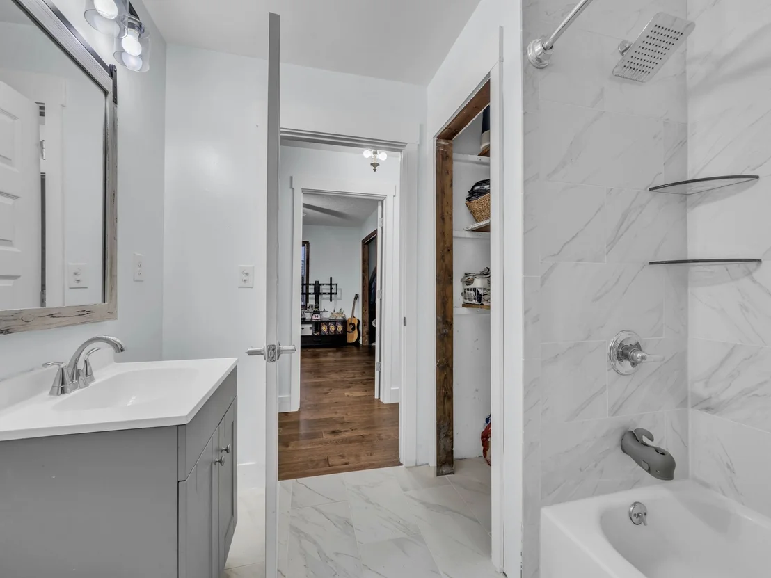 Photo of 4055 Erin Rd