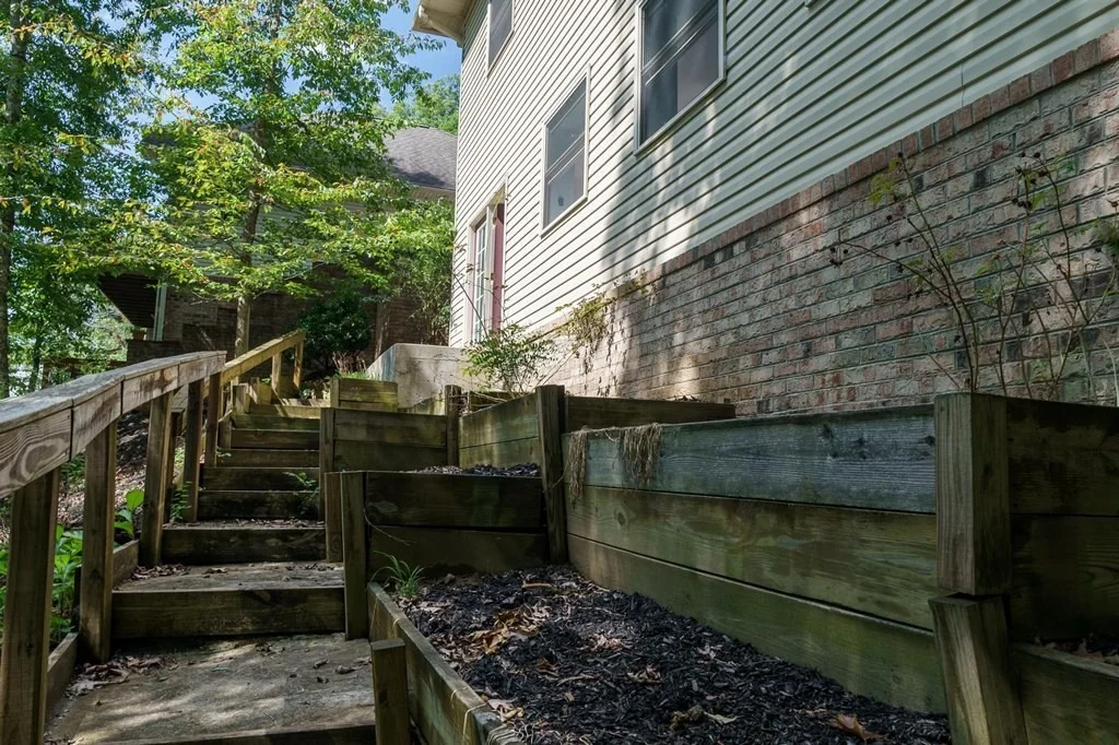 Photo of 1065 Kodak Road