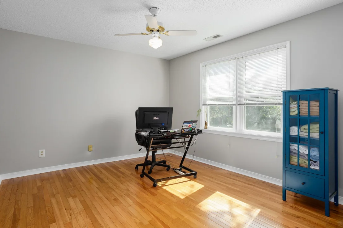 Photo of 103 Oakview St