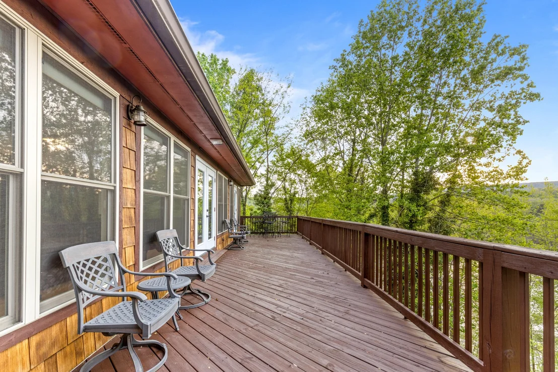 Photo of 979 Clift Cave Road