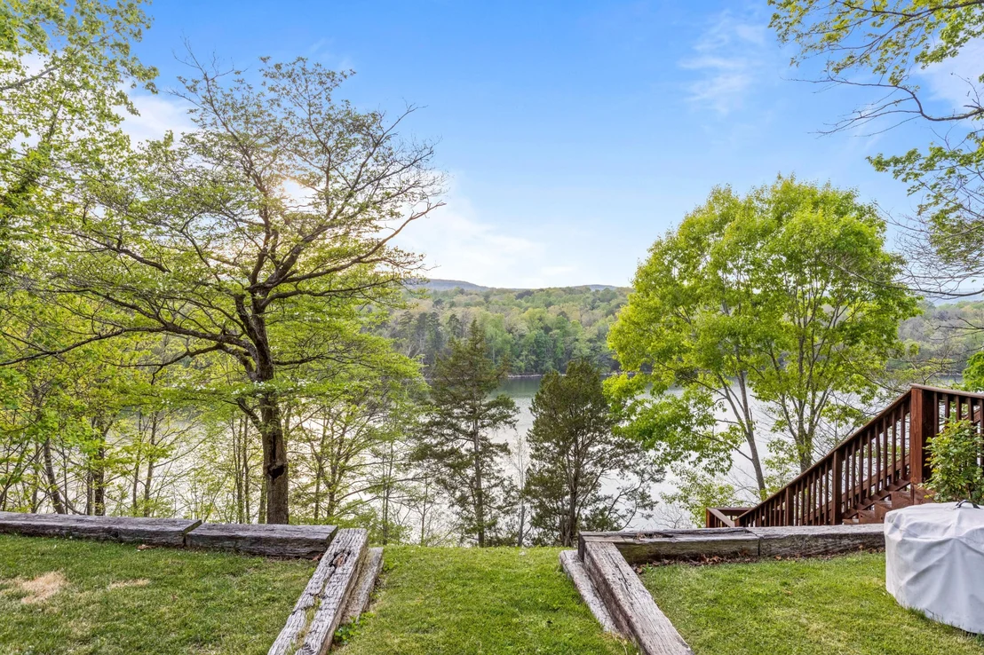 Photo of 979 Clift Cave Road