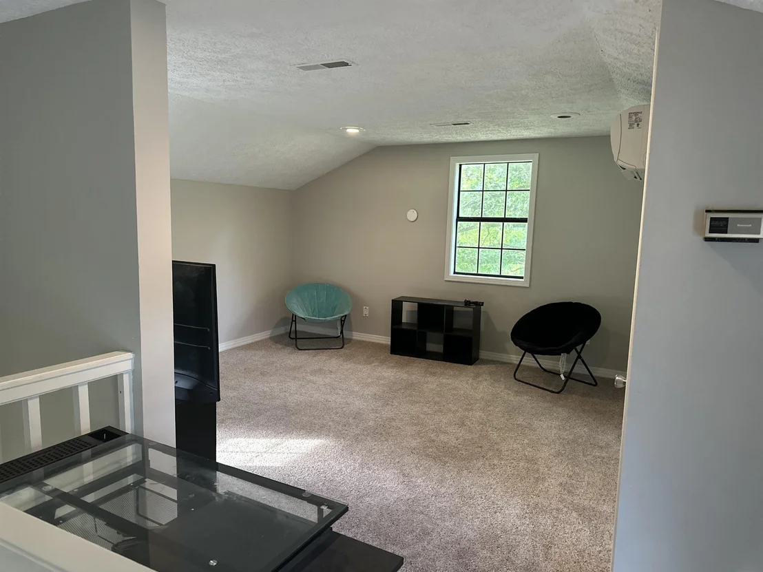 Photo of 185 PYBURNS DR