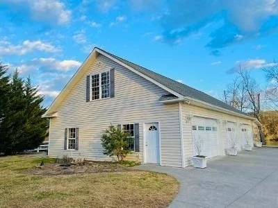 Photo of 2970 Deep River Road