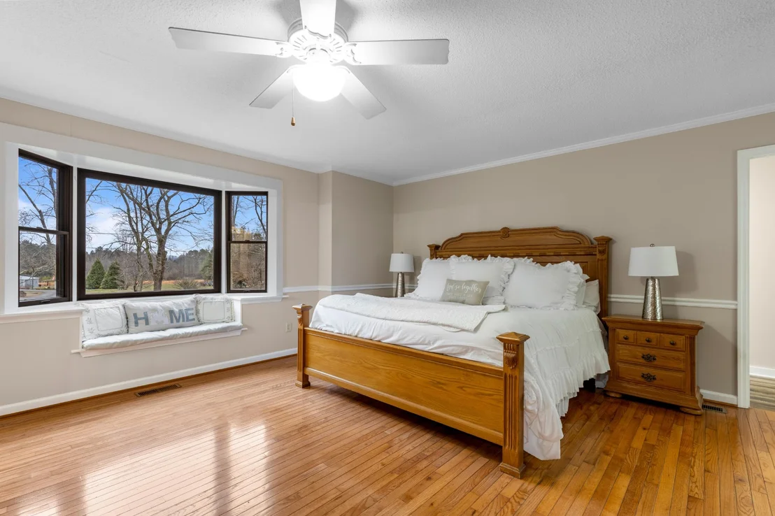 Photo of 446 Jamestown Road