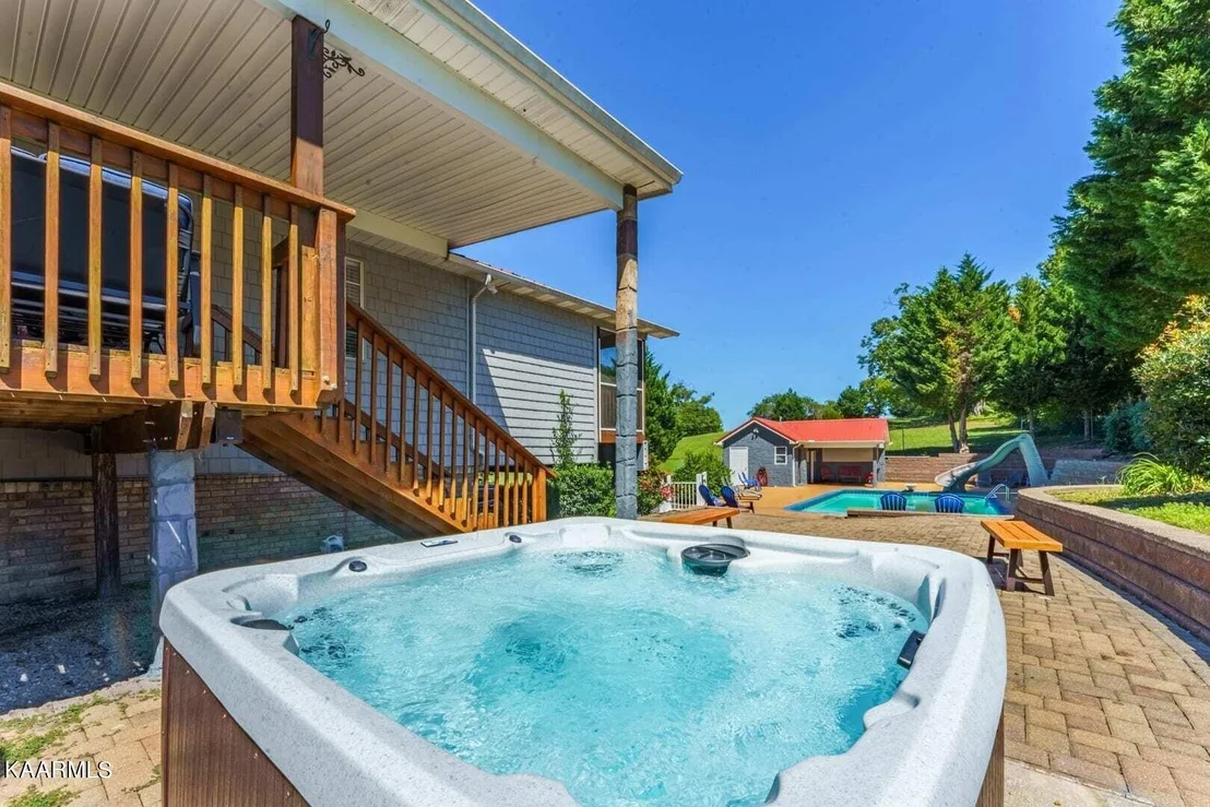 Photo of 1340 Sunrise Drive