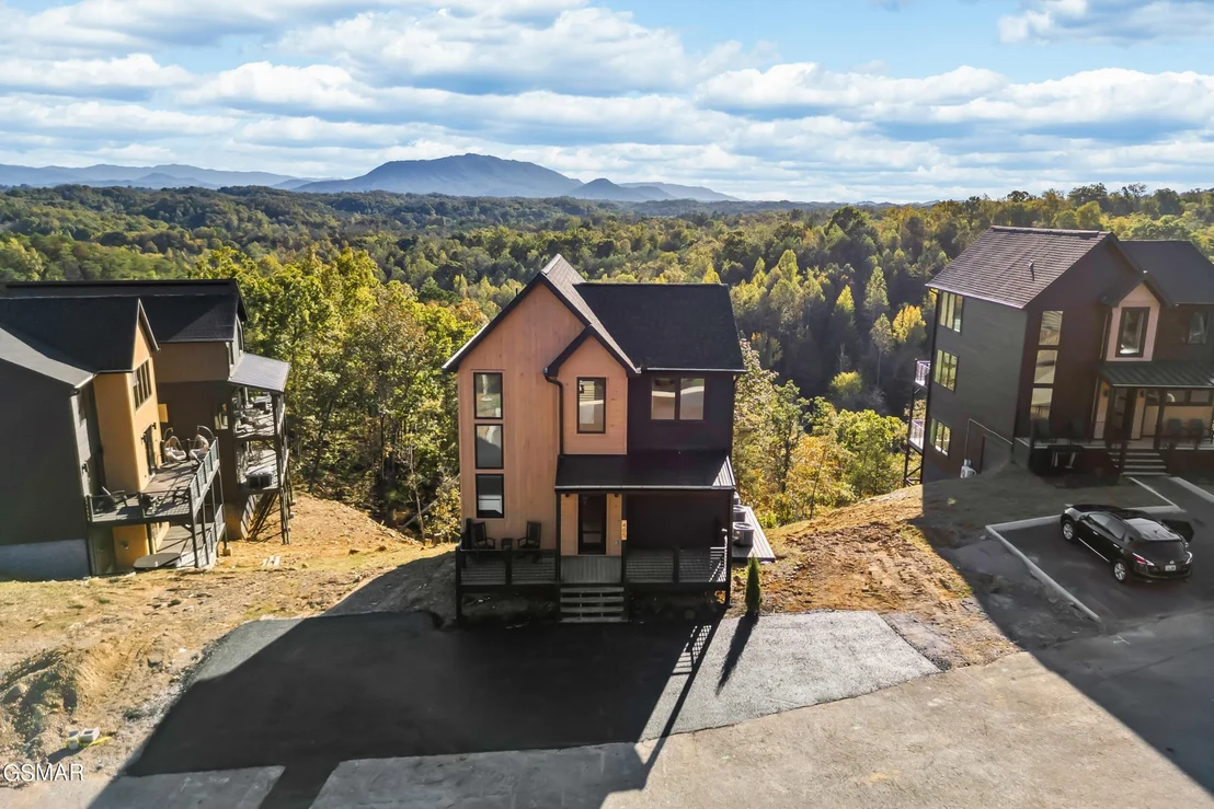 Photo of 405 Compass Point Way