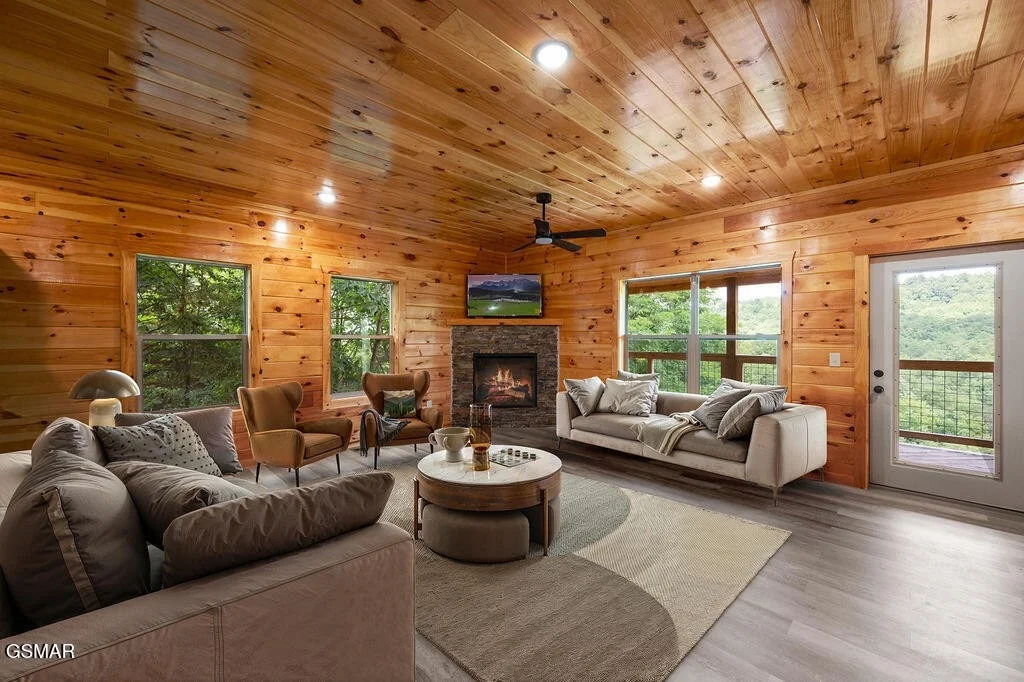 Photo of 4183 Chamberlain Lane