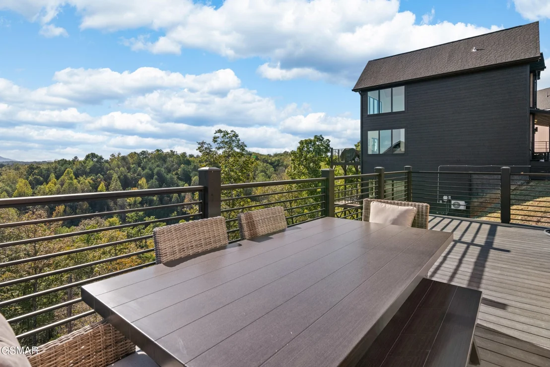 Photo of 405 Compass Point Way