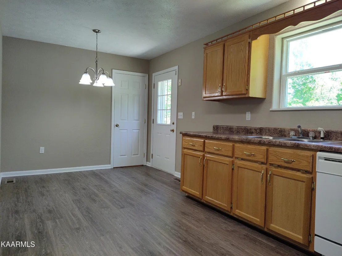 Photo of 1038 Glades Rd