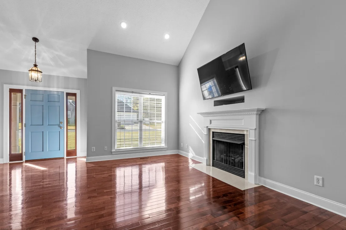 Photo of 433 Stanford Dr