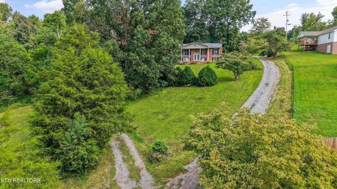 Photo of 1696 Clouds Rd